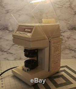 Badge-a-Minit Badge-a-Matic II 1800 Button Maker with Supplies