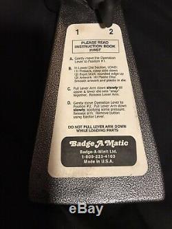 Preowned 2-1 / 4 Bouton Maker Badge-a-matic Machine 1700 Badge-a-minit